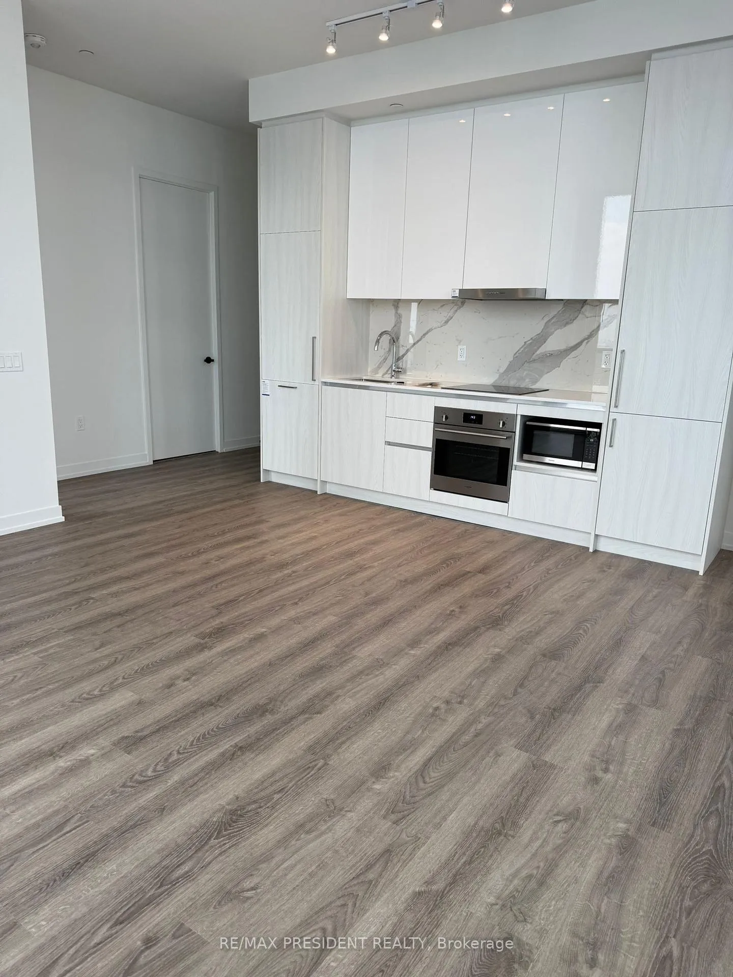 Photo 3 of Unit PH 110, 195 Commerce Street, Vaughan, Vaughan Corporate Centre — HOMEH