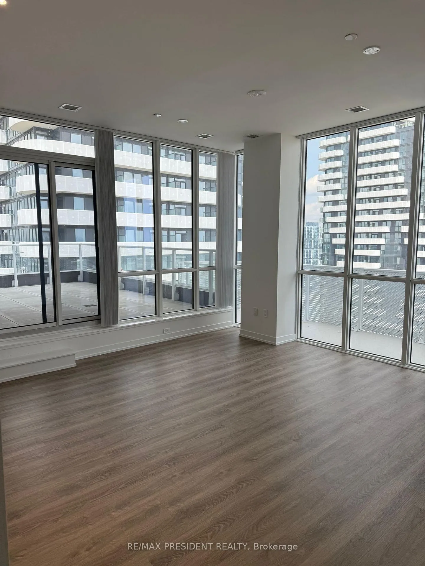 Photo 11 of Unit PH 110, 195 Commerce Street, Vaughan, Vaughan Corporate Centre — HOMEH