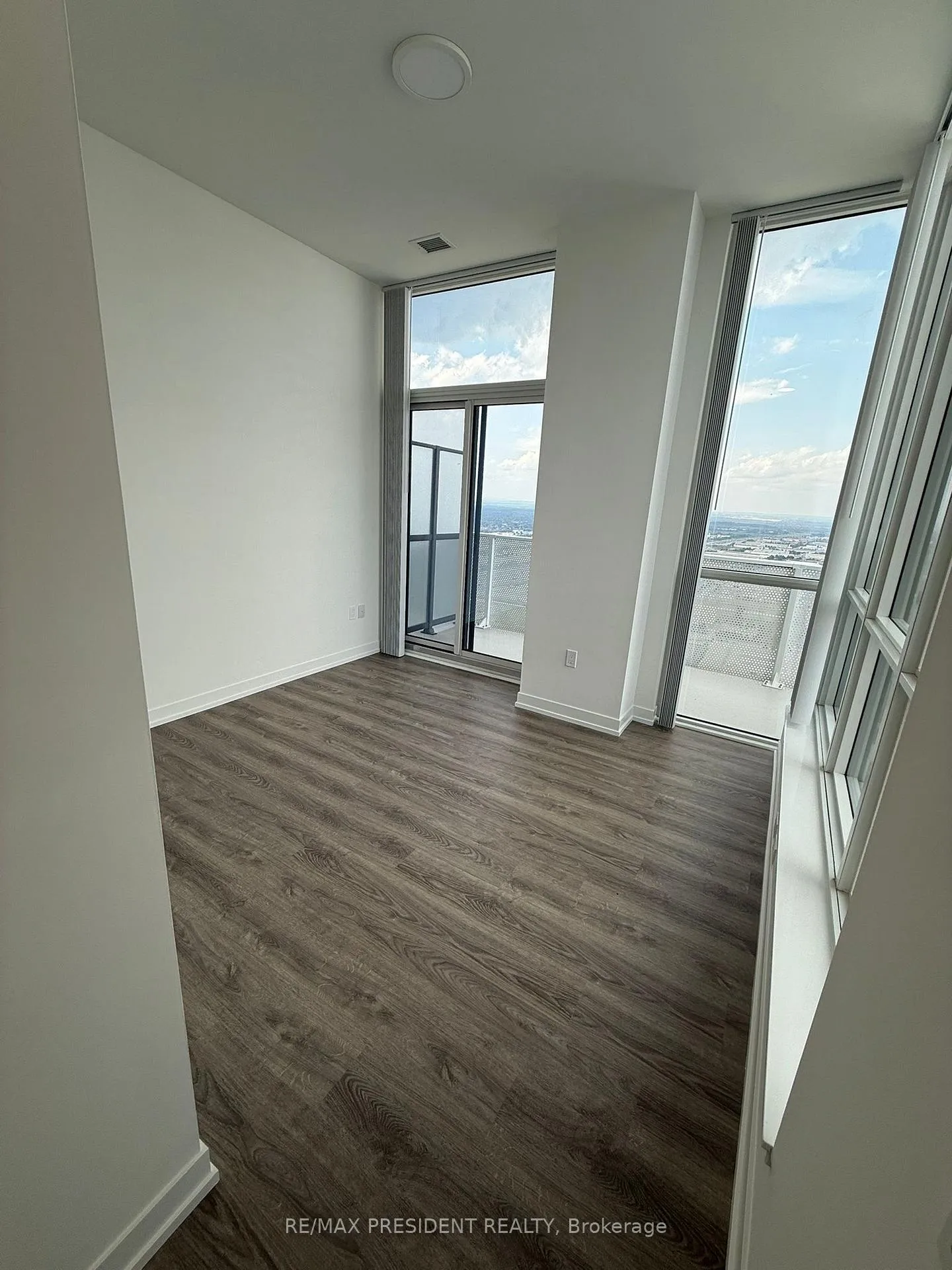 Photo 13 of Unit PH 110, 195 Commerce Street, Vaughan, Vaughan Corporate Centre — HOMEH