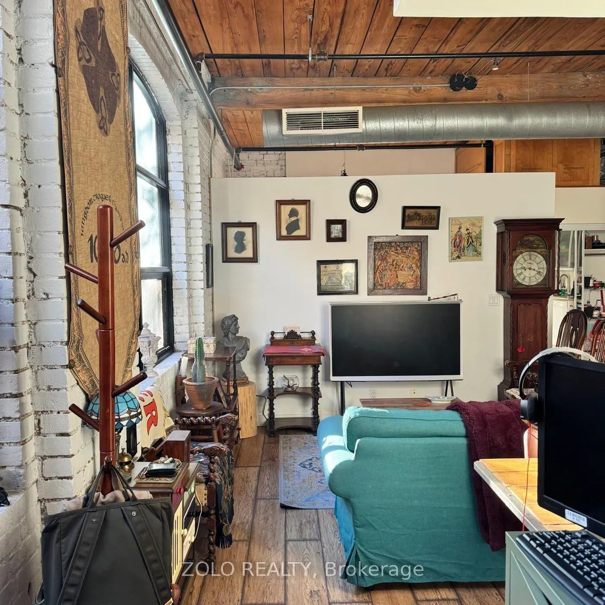 Photo 2 of Unit PH1, 383 Adelaide Street E, Toronto, Moss Park — HOMEH