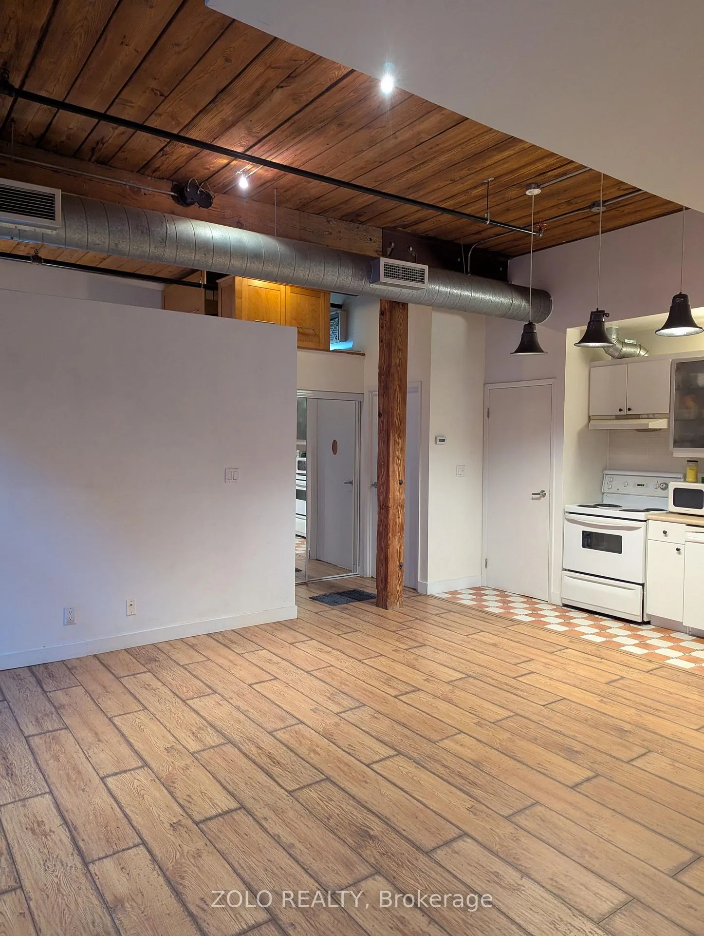 Photo 5 of Unit PH1, 383 Adelaide Street E, Toronto, Moss Park — HOMEH
