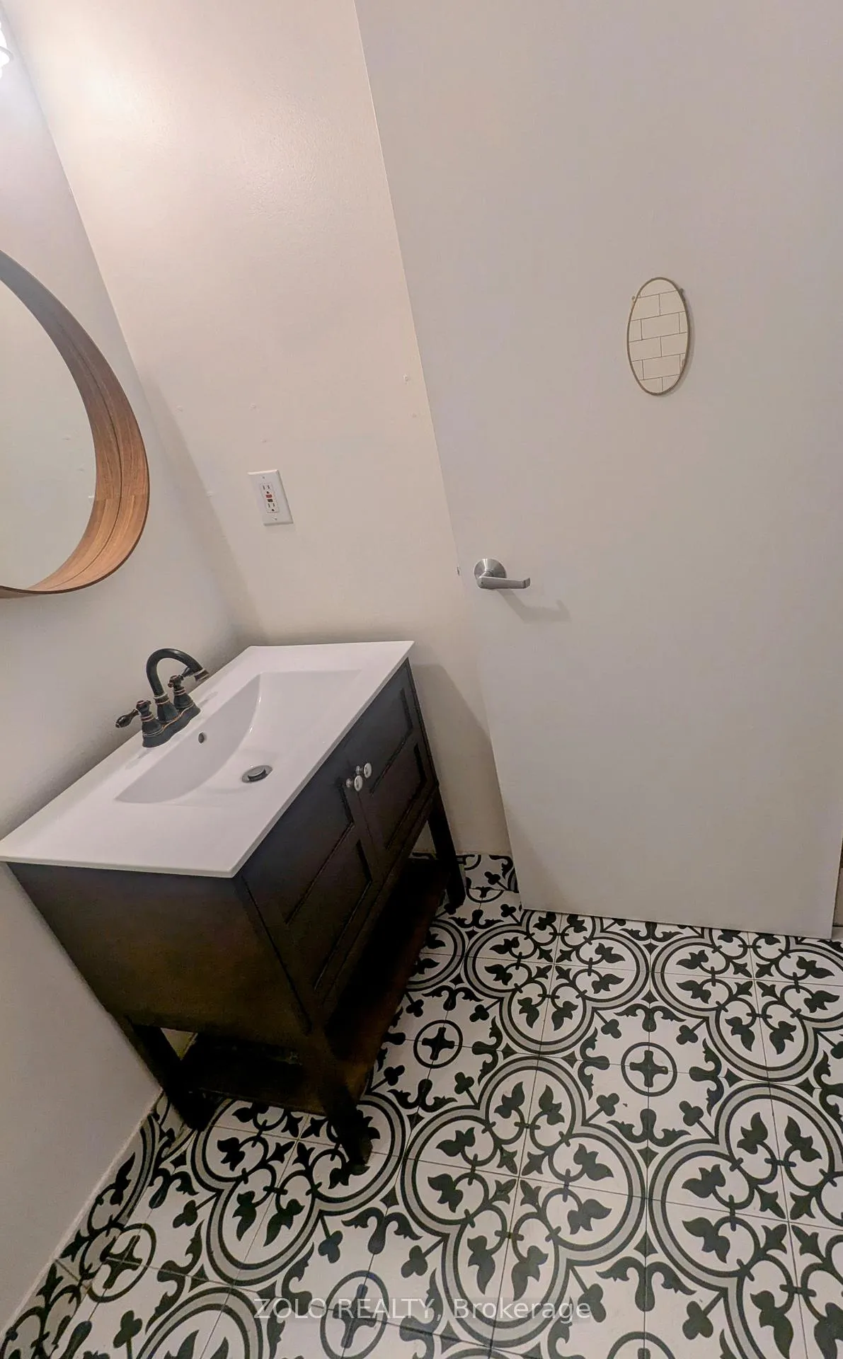Photo 6 of Unit PH1, 383 Adelaide Street E, Toronto, Moss Park — HOMEH