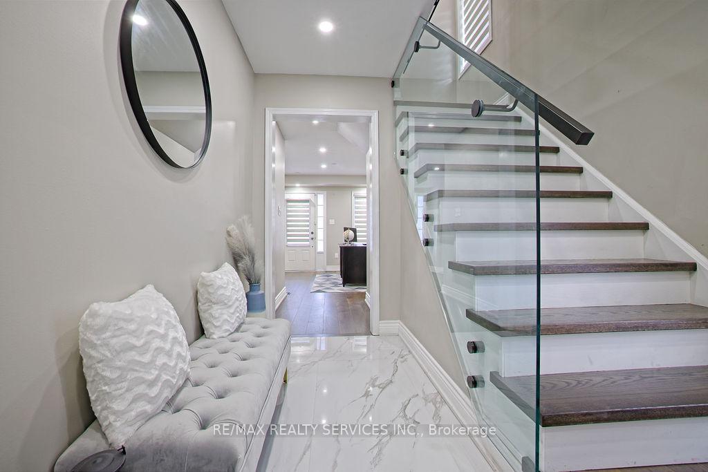 Photo 6 of 808 Audley Road N, Ajax, Central East — HOMEH