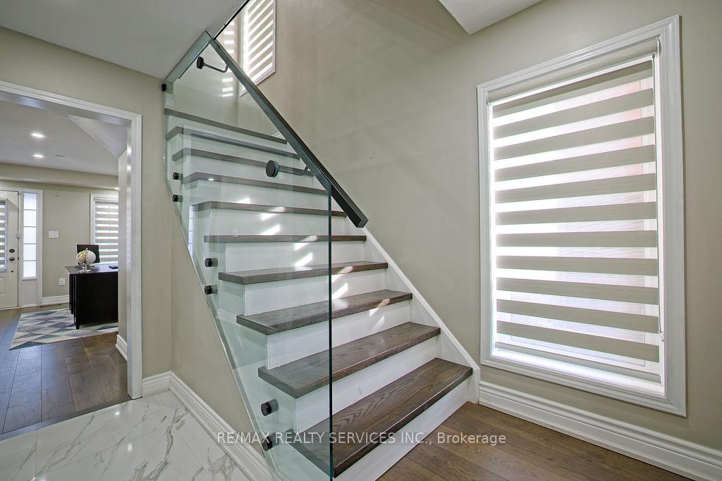 Photo 9 of 808 Audley Road N, Ajax, Central East — HOMEH