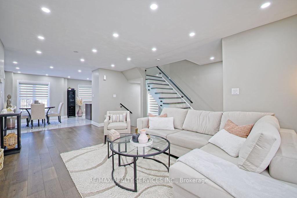 Photo 11 of 808 Audley Road N, Ajax, Central East — HOMEH