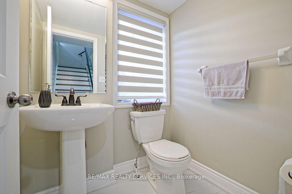 Photo 19 of 808 Audley Road N, Ajax, Central East — HOMEH