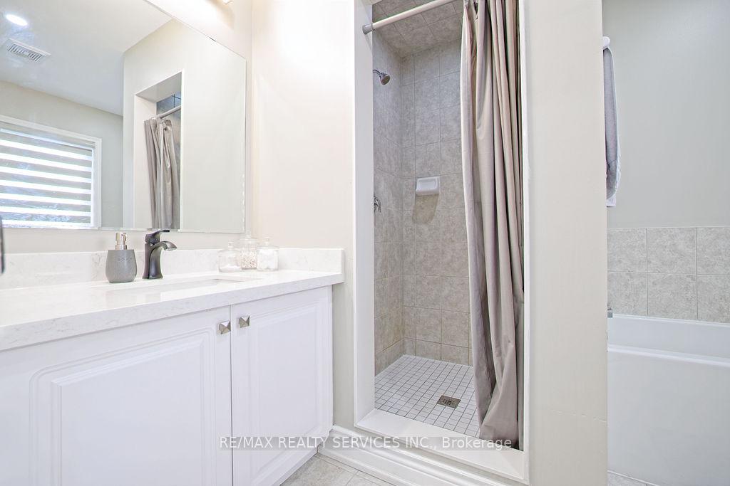 Photo 24 of 808 Audley Road N, Ajax, Central East — HOMEH