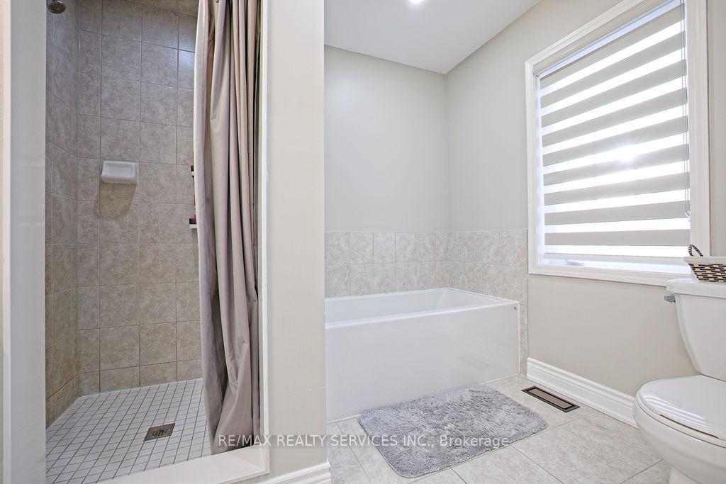Photo 25 of 808 Audley Road N, Ajax, Central East — HOMEH