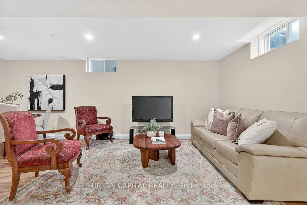 Photo 33 of 99 Scepter Place, Whitby, Rolling Acres — HOMEH