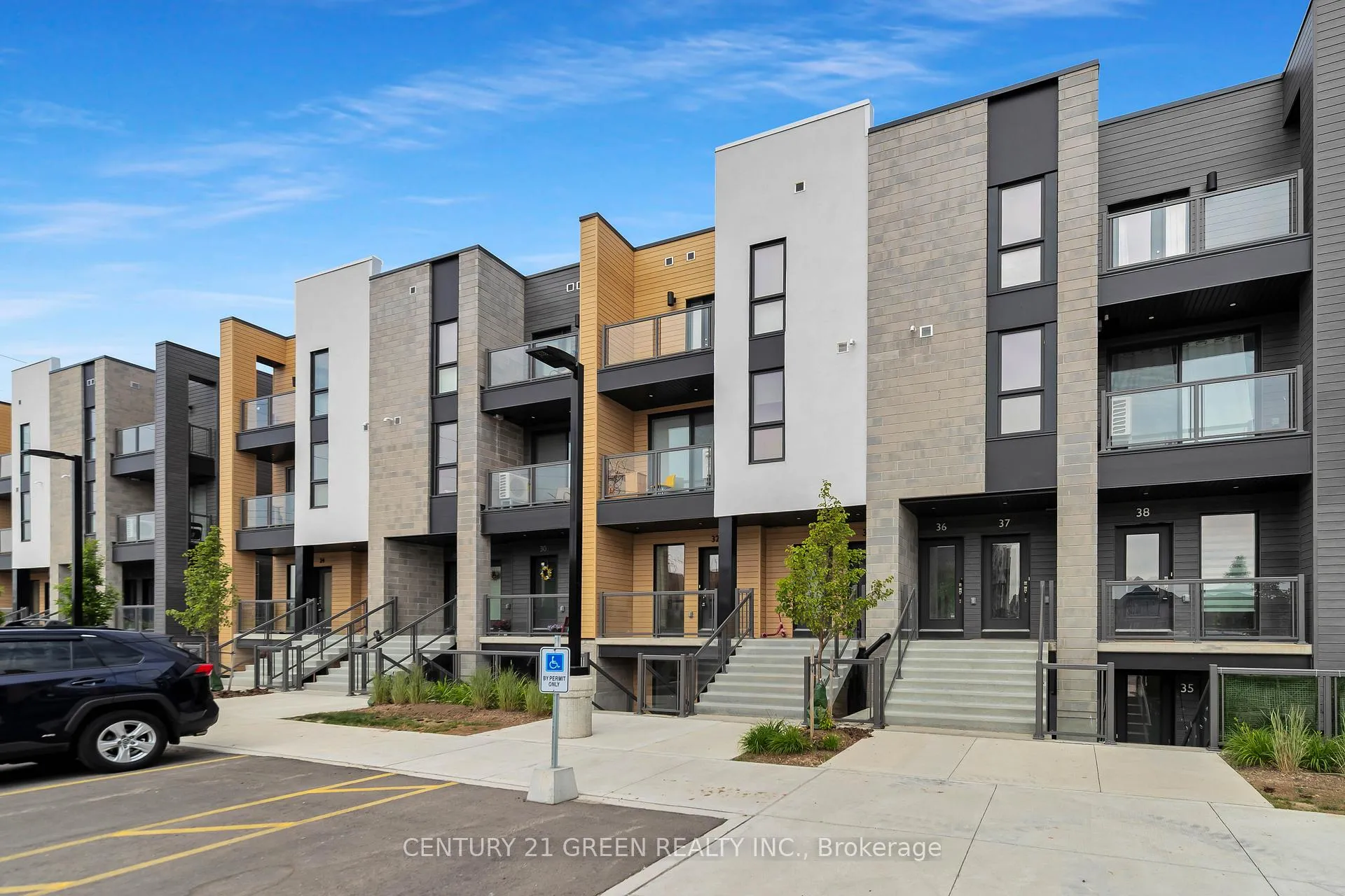 Photo 2 of Unit 32, 261 Woodbine Avenue, Kitchener, Huron Park — HOMEH