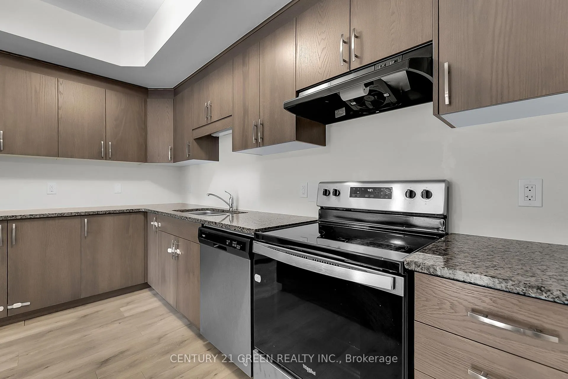Photo 8 of Unit 32, 261 Woodbine Avenue, Kitchener, Huron Park — HOMEH