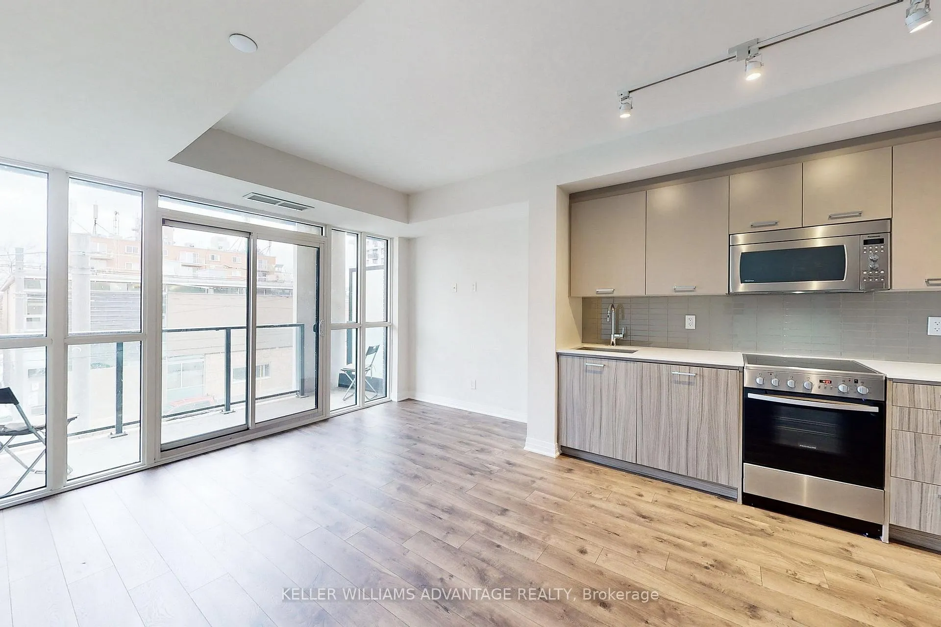Photo 10 of Unit 207, 1630 Queen Street E, Toronto, The Beaches — HOMEH