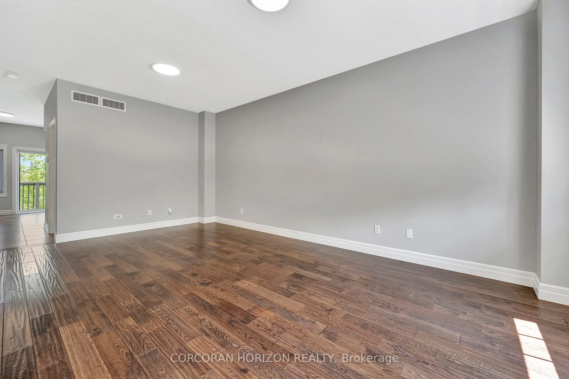 Photo 5 of Unit 15, 1180 Countrystone Drive, Kitchener — HOMEH