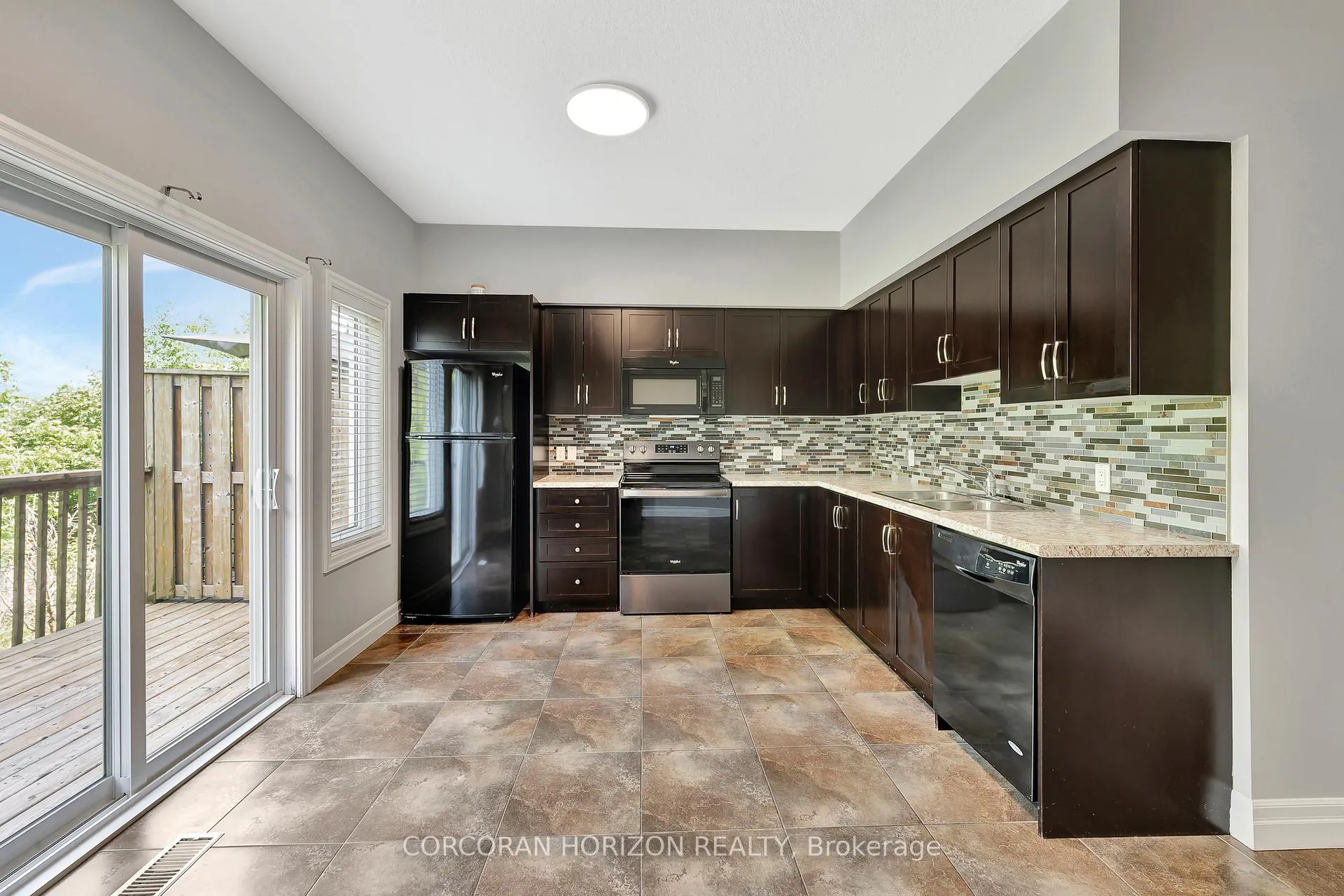 Photo 10 of Unit 15, 1180 Countrystone Drive, Kitchener — HOMEH