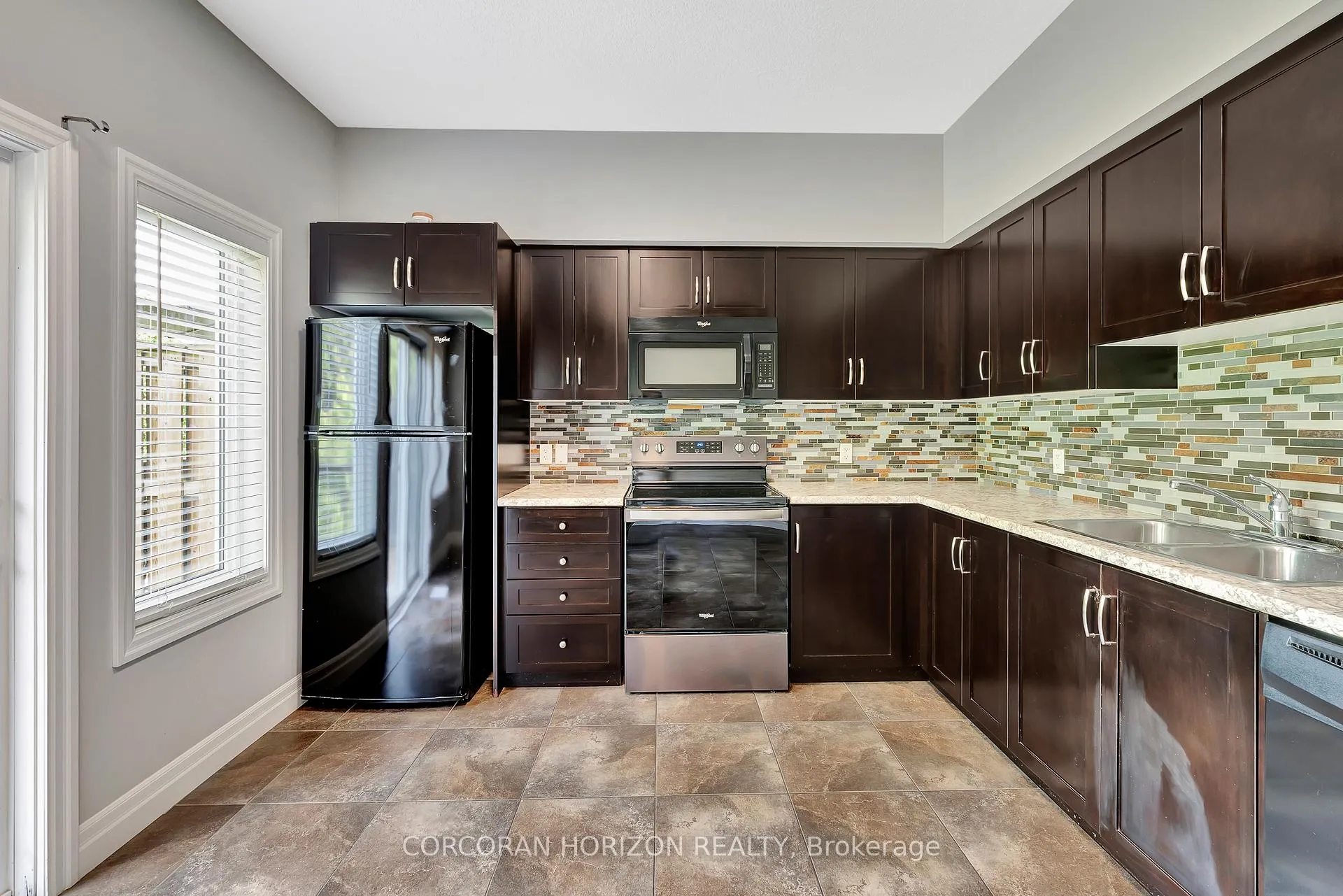 Photo 12 of Unit 15, 1180 Countrystone Drive, Kitchener — HOMEH