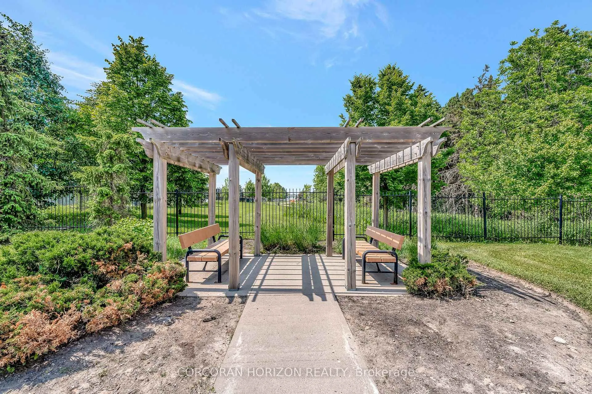 Photo 37 of Unit 15, 1180 Countrystone Drive, Kitchener — HOMEH