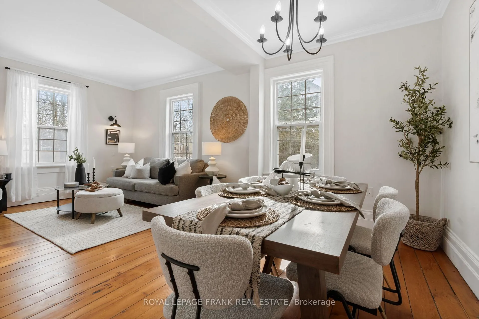 Photo 8 of 203 Brock Street W, Uxbridge — HOMEH