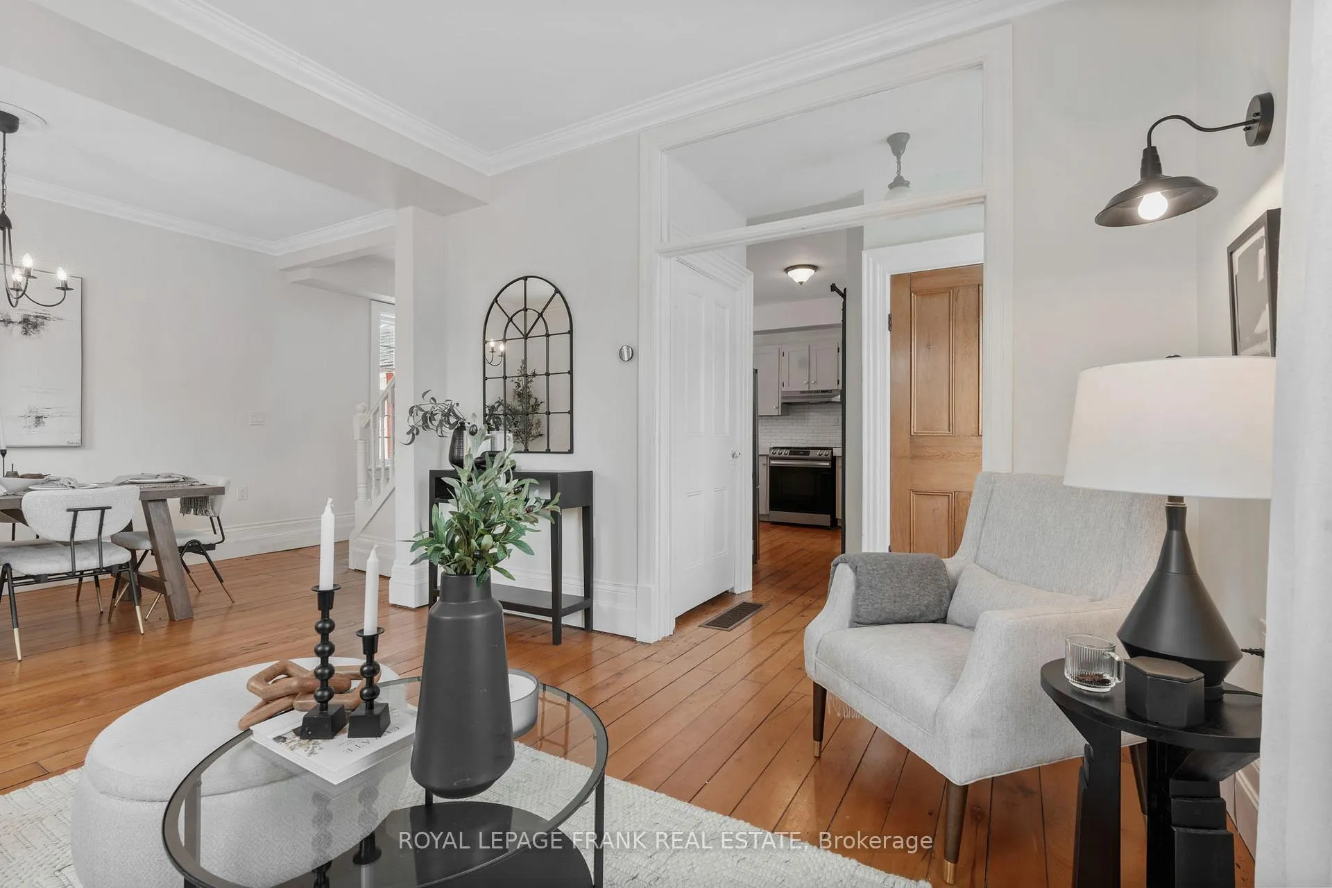 Photo 11 of 203 Brock Street W, Uxbridge — HOMEH