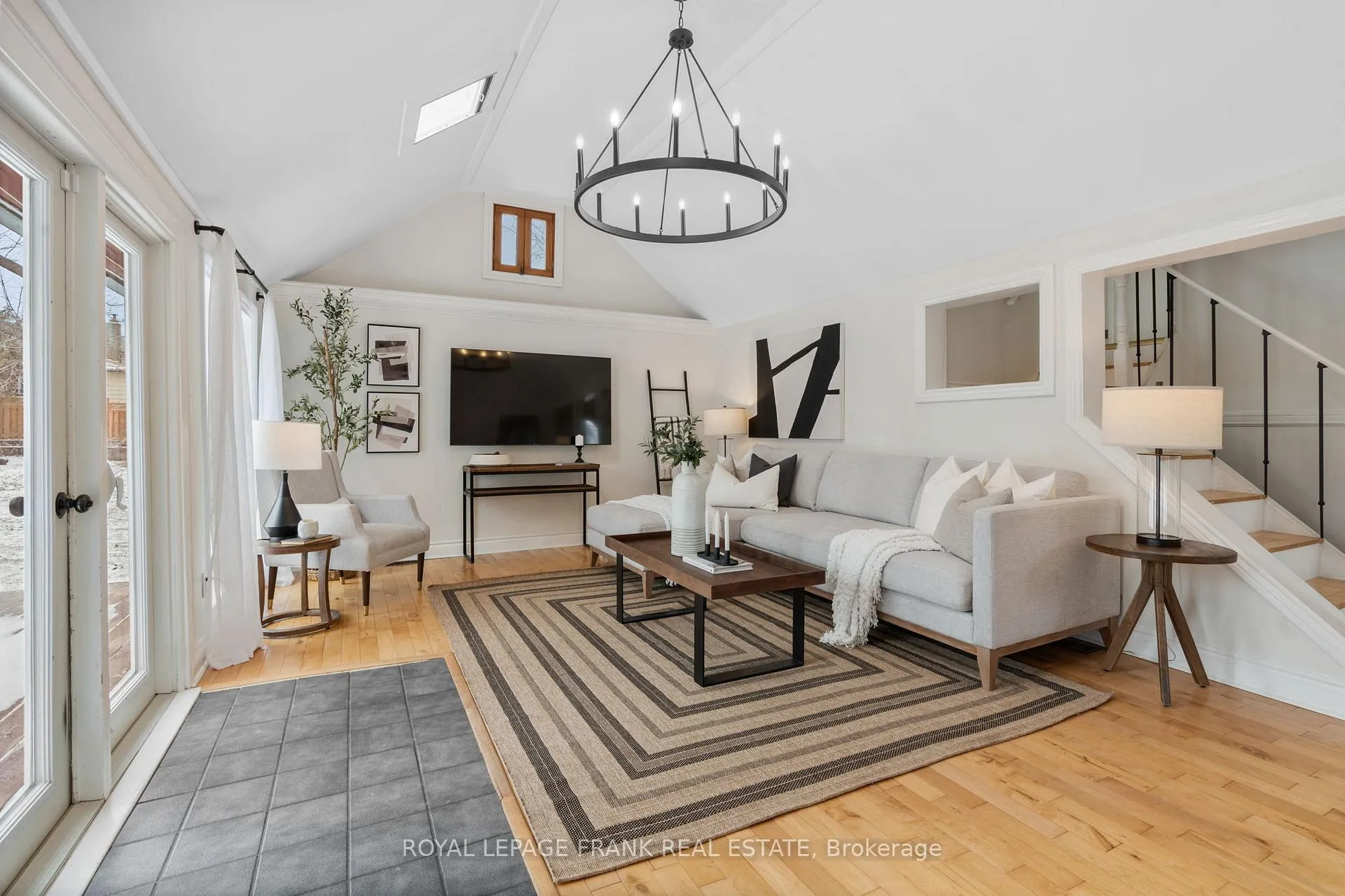 Photo 15 of 203 Brock Street W, Uxbridge — HOMEH