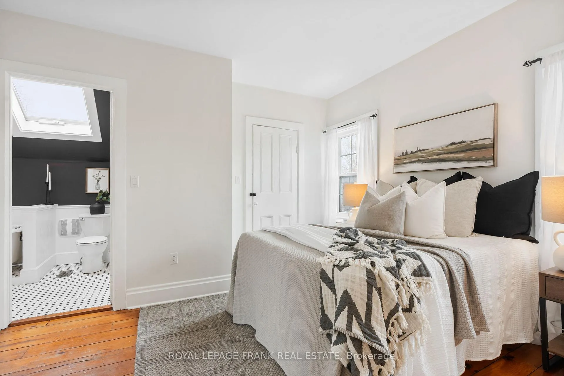 Photo 23 of 203 Brock Street W, Uxbridge — HOMEH