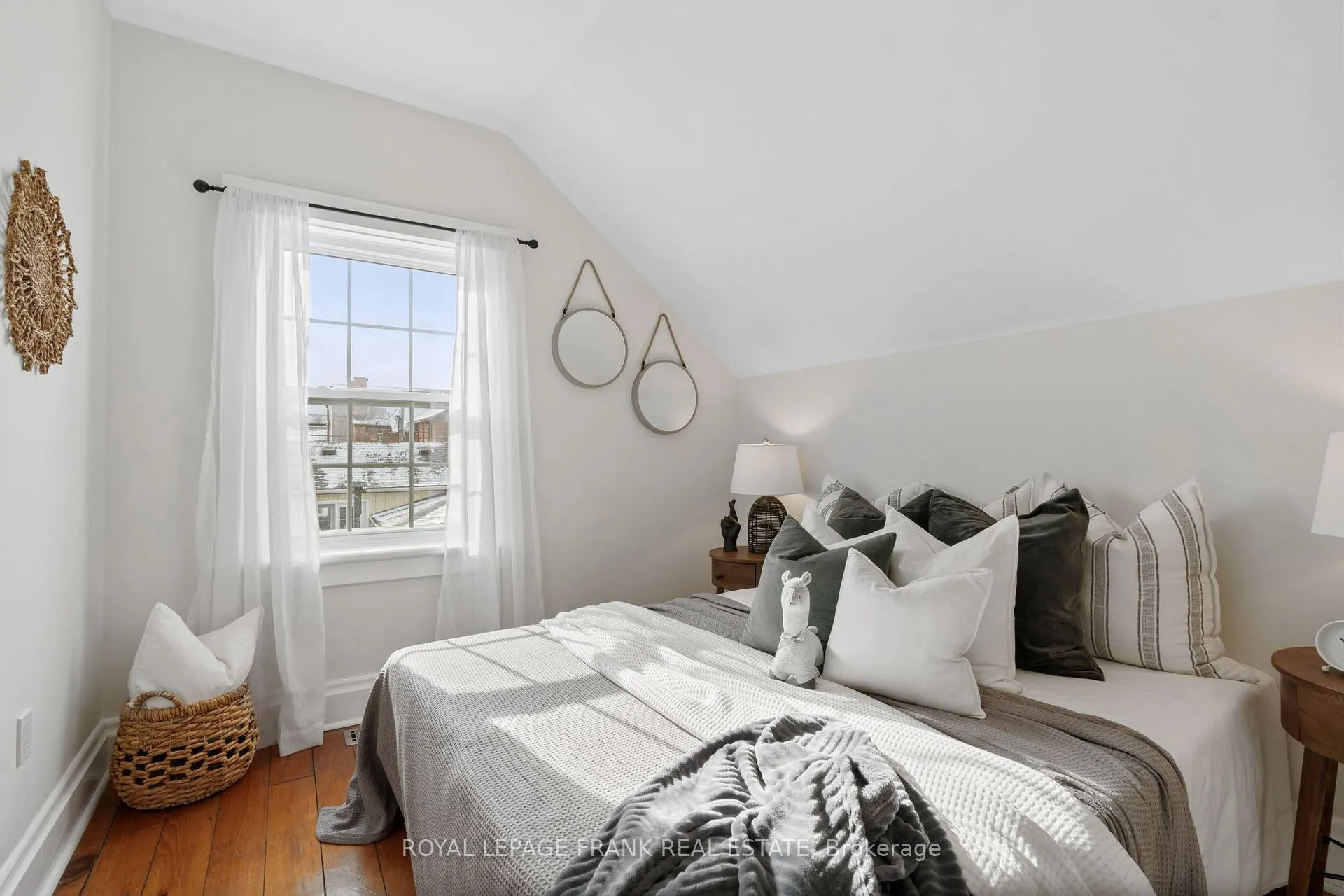 Photo 29 of 203 Brock Street W, Uxbridge — HOMEH