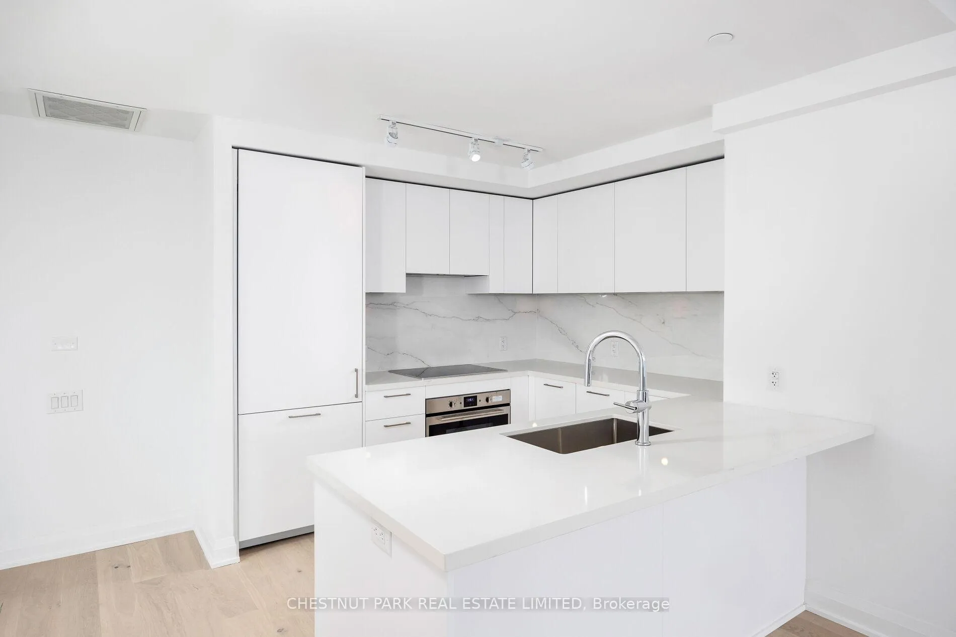 Photo 2 of Unit 805, 33 Frederick Todd Way, Toronto, Leaside — HOMEH