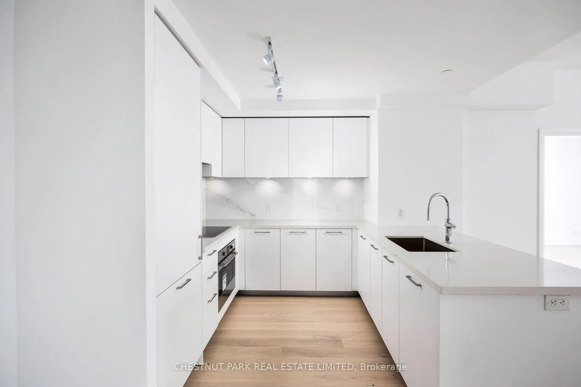 Photo 3 of Unit 805, 33 Frederick Todd Way, Toronto, Leaside — HOMEH
