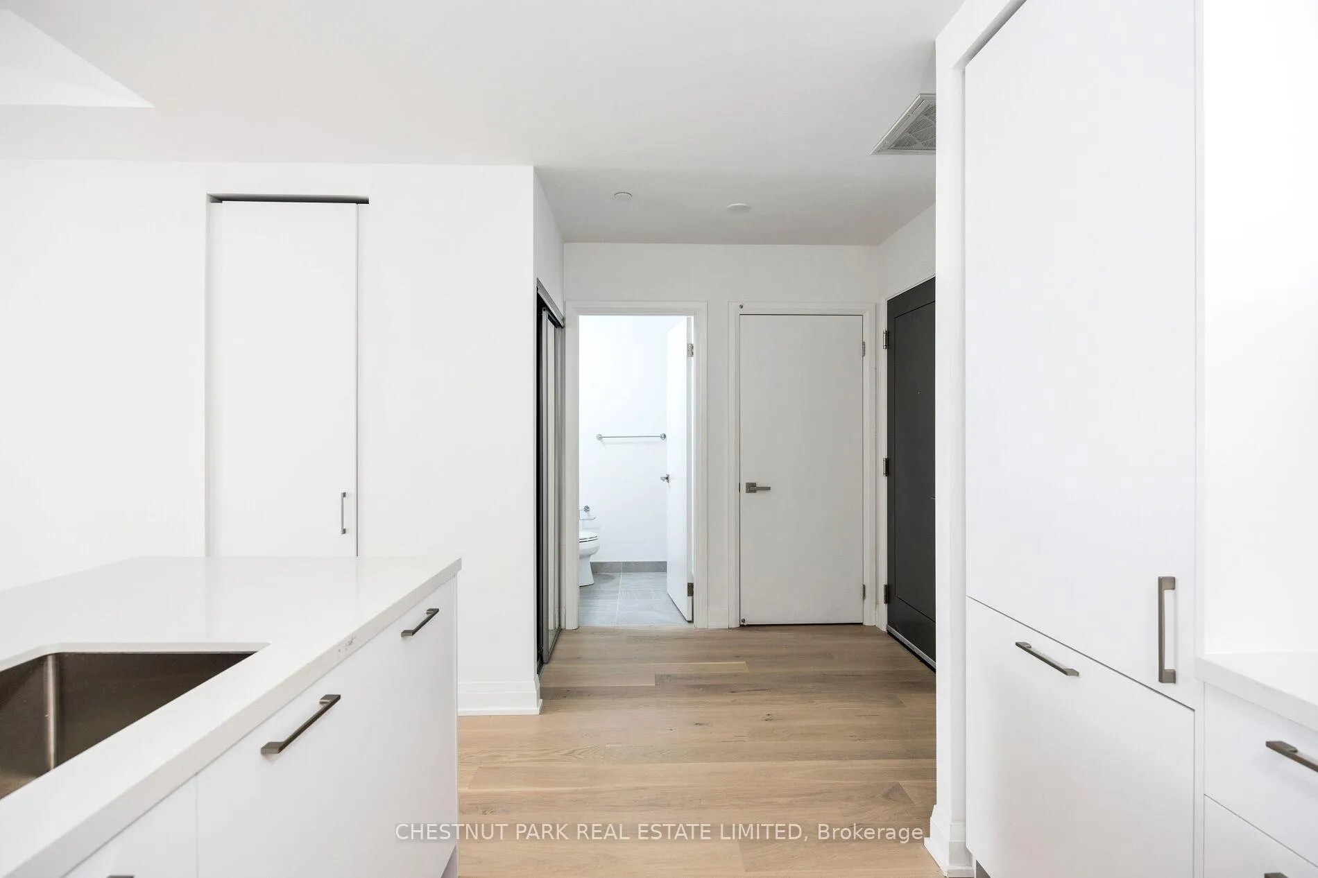 Photo 5 of Unit 805, 33 Frederick Todd Way, Toronto, Leaside — HOMEH