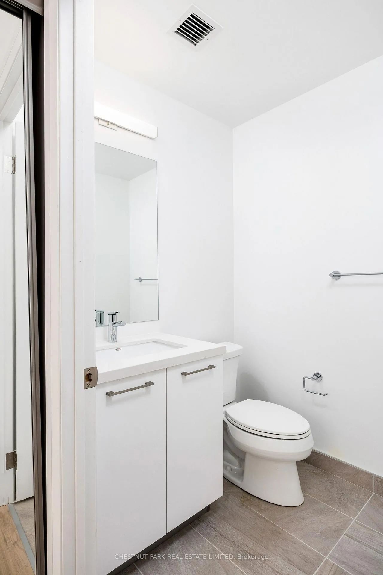 Photo 6 of Unit 805, 33 Frederick Todd Way, Toronto, Leaside — HOMEH