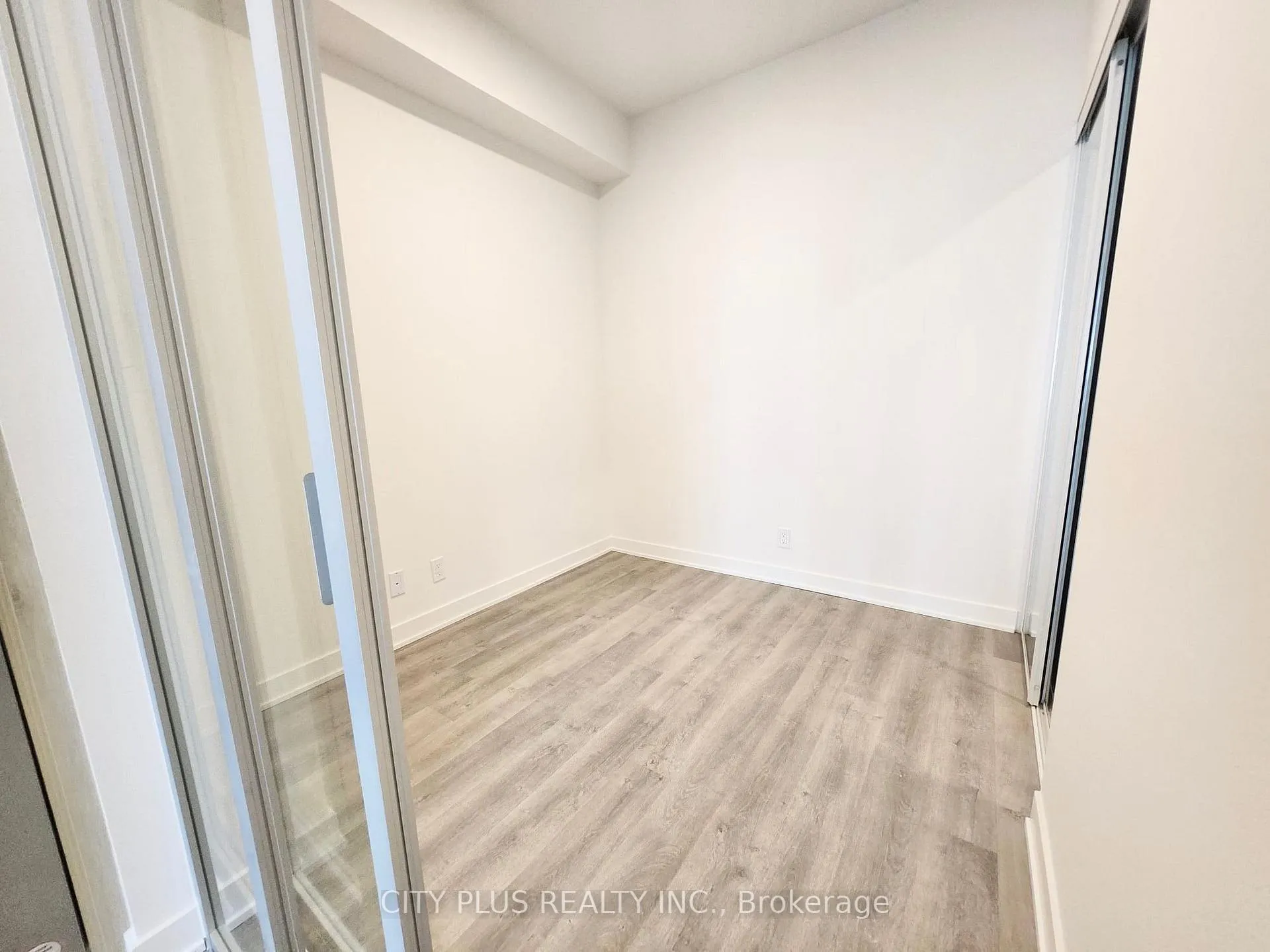 Photo 12 of Unit B-2809, 50 Upper Mall Way, Vaughan, Brownridge — HOMEH