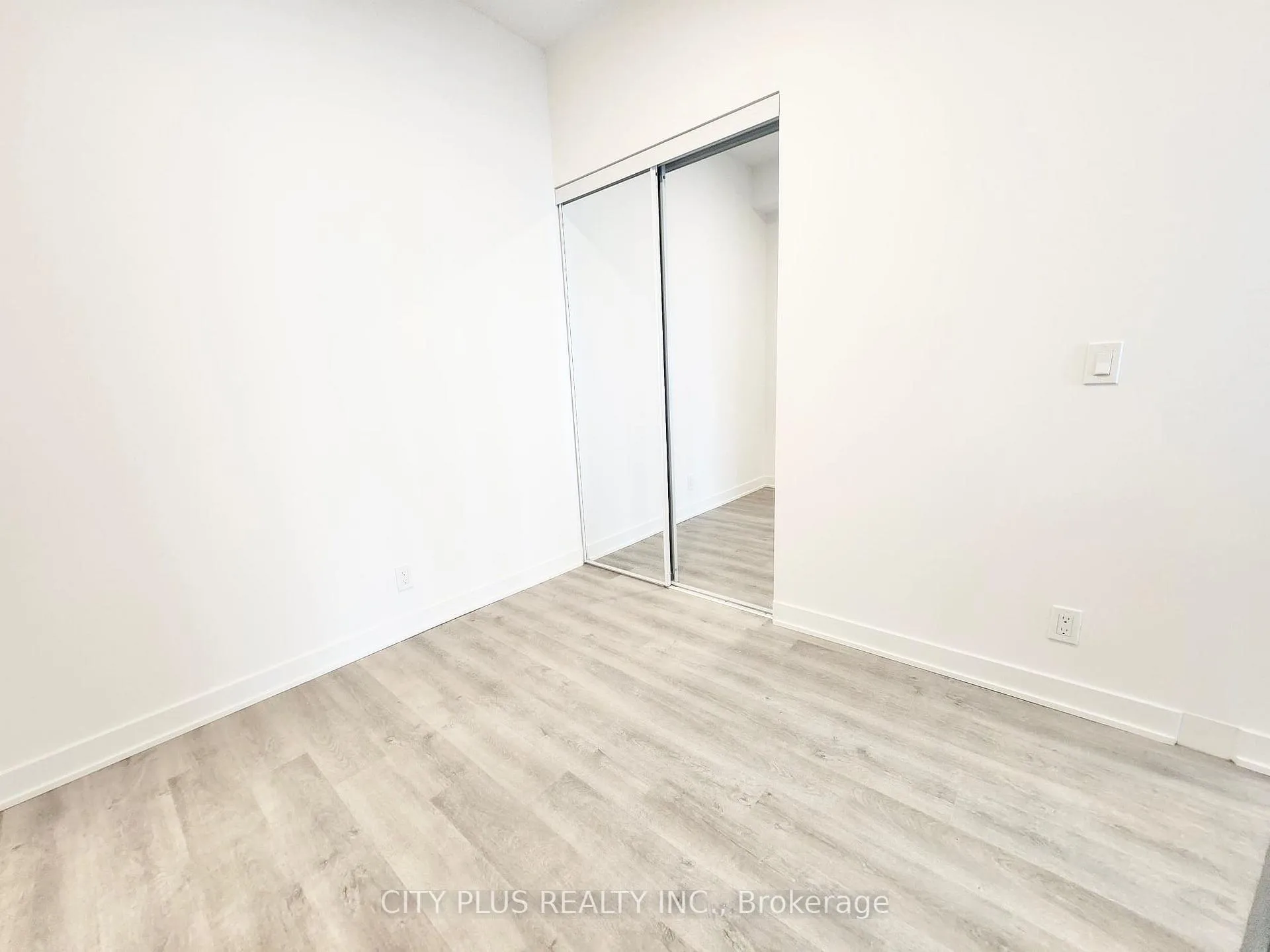 Photo 13 of Unit B-2809, 50 Upper Mall Way, Vaughan, Brownridge — HOMEH