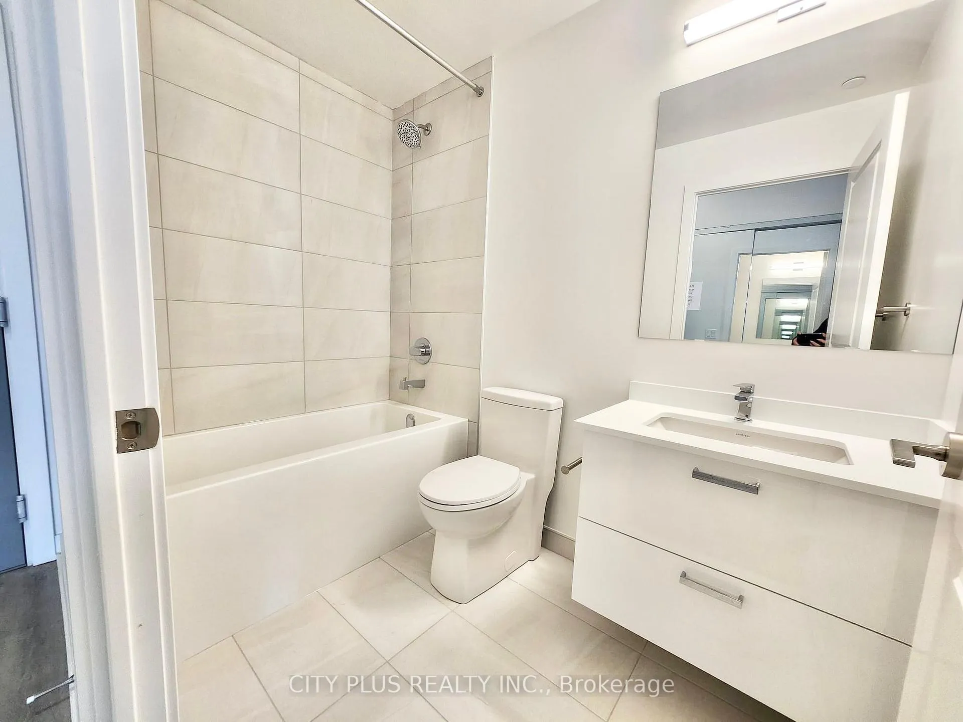 Photo 14 of Unit B-2809, 50 Upper Mall Way, Vaughan, Brownridge — HOMEH