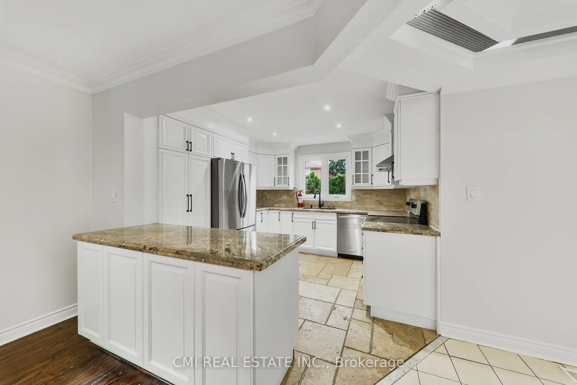 Photo 17 of 24 Dunstan Crescent, Vaughan, West Woodbridge — HOMEH