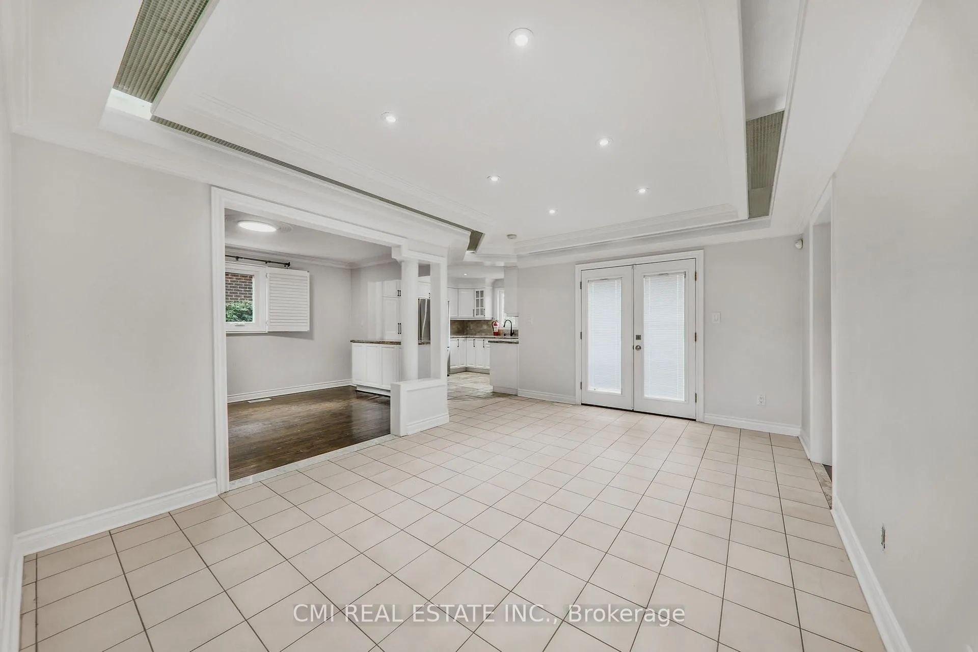 Photo 21 of 24 Dunstan Crescent, Vaughan, West Woodbridge — HOMEH