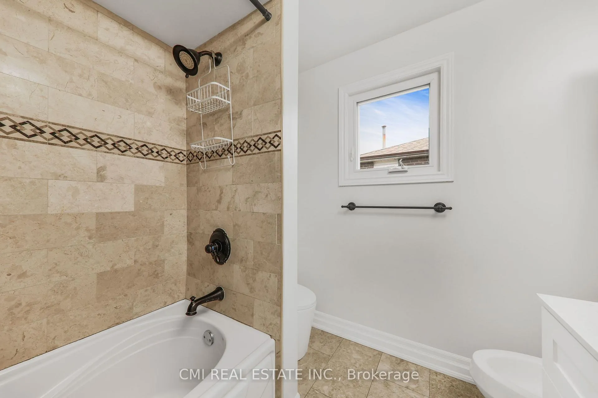 Photo 34 of 24 Dunstan Crescent, Vaughan, West Woodbridge — HOMEH