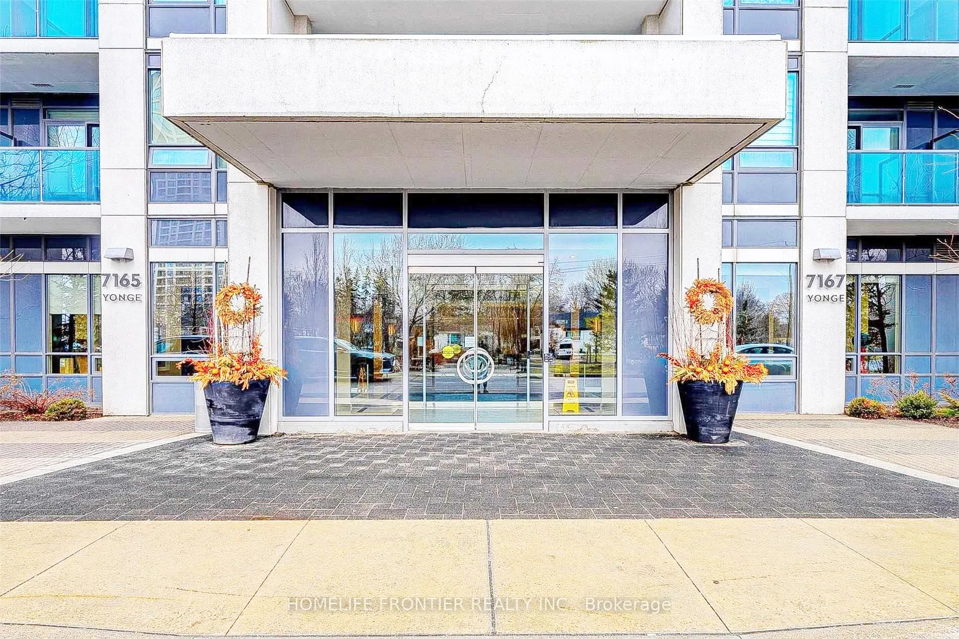Photo 2 of Unit 826, 7165 Yonge Street, Markham, Grandview — HOMEH
