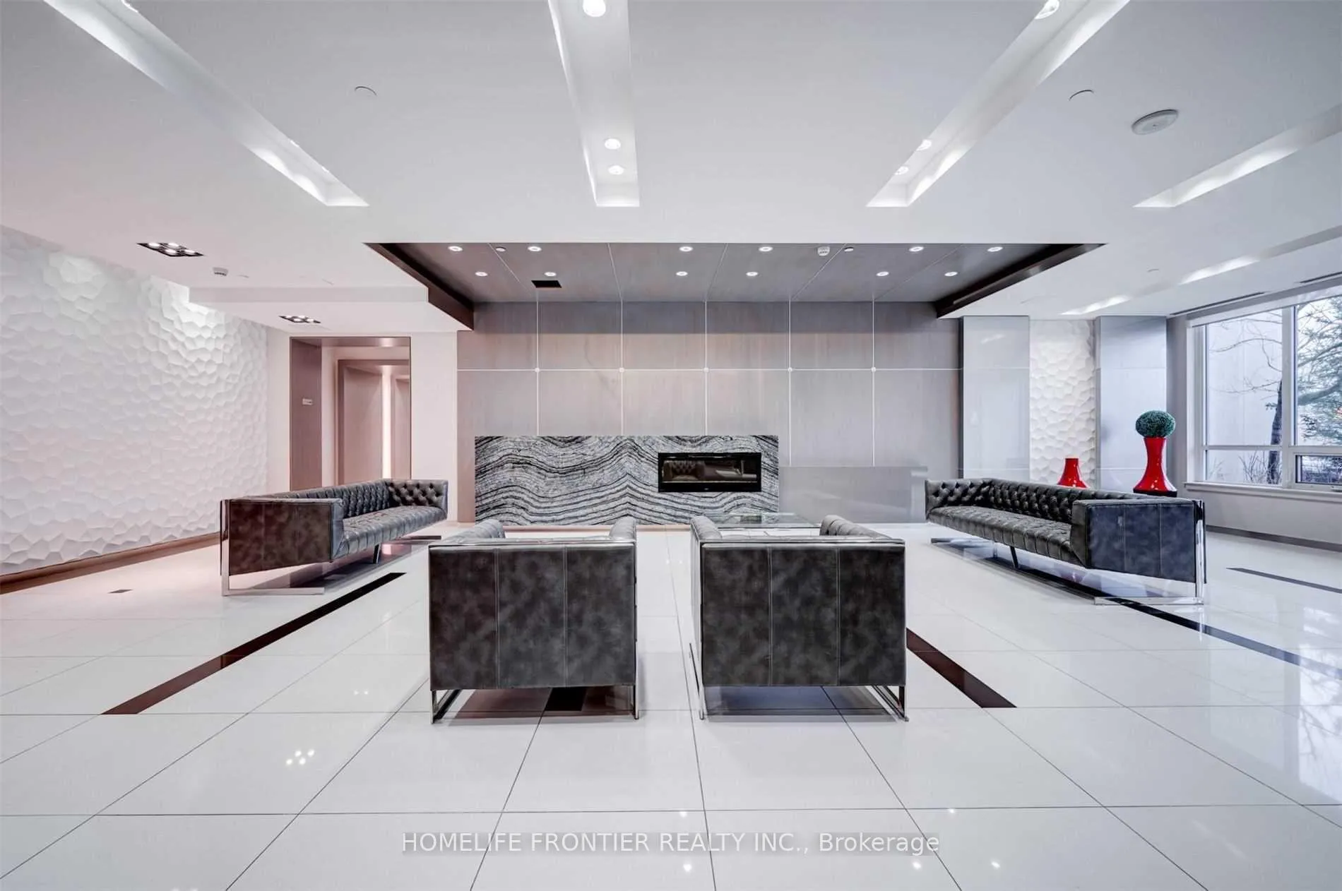 Photo 4 of Unit 826, 7165 Yonge Street, Markham, Grandview — HOMEH