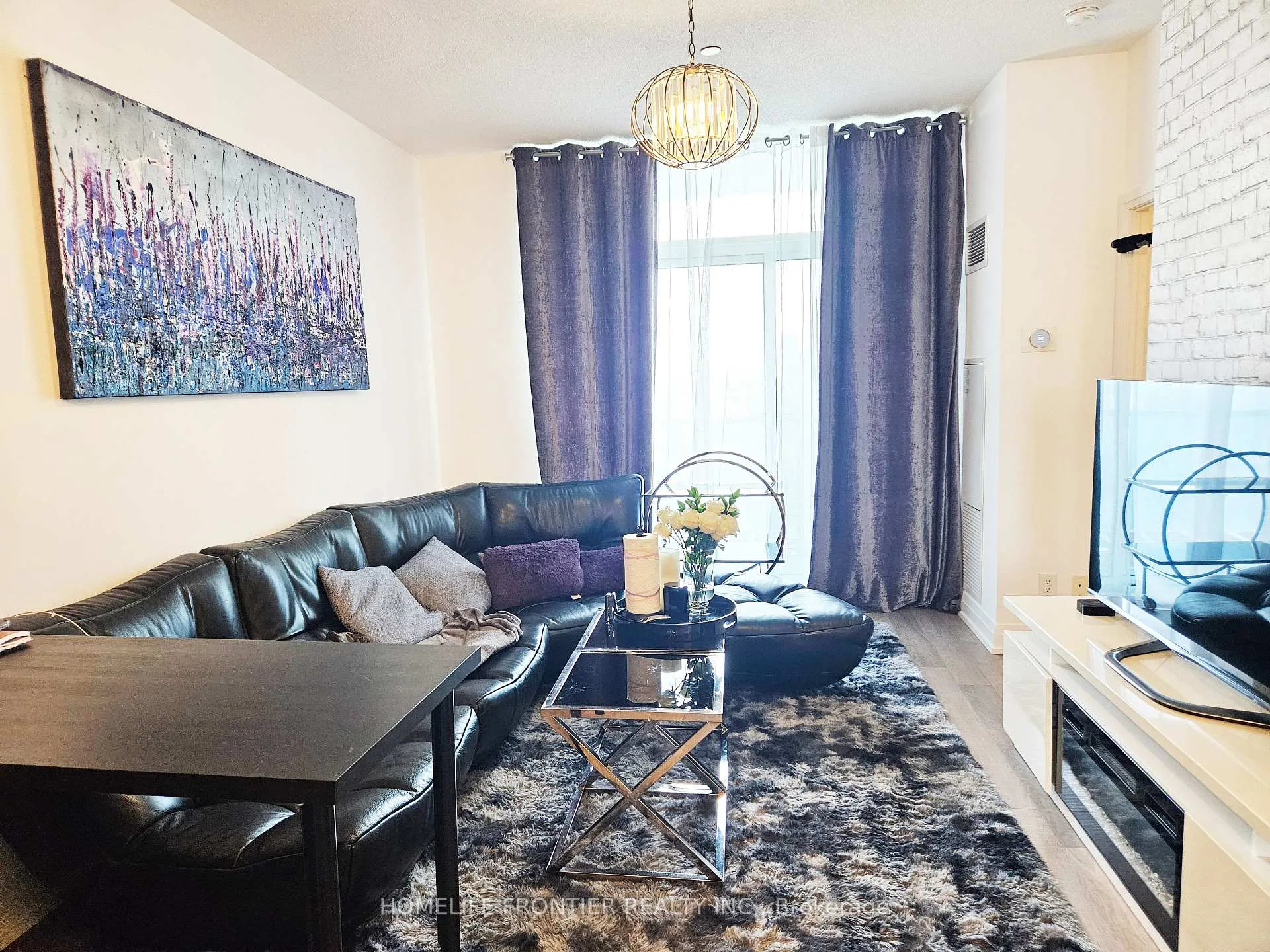 Photo 7 of Unit 826, 7165 Yonge Street, Markham, Grandview — HOMEH
