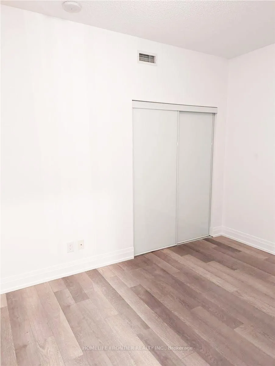 Photo 13 of Unit 826, 7165 Yonge Street, Markham, Grandview — HOMEH