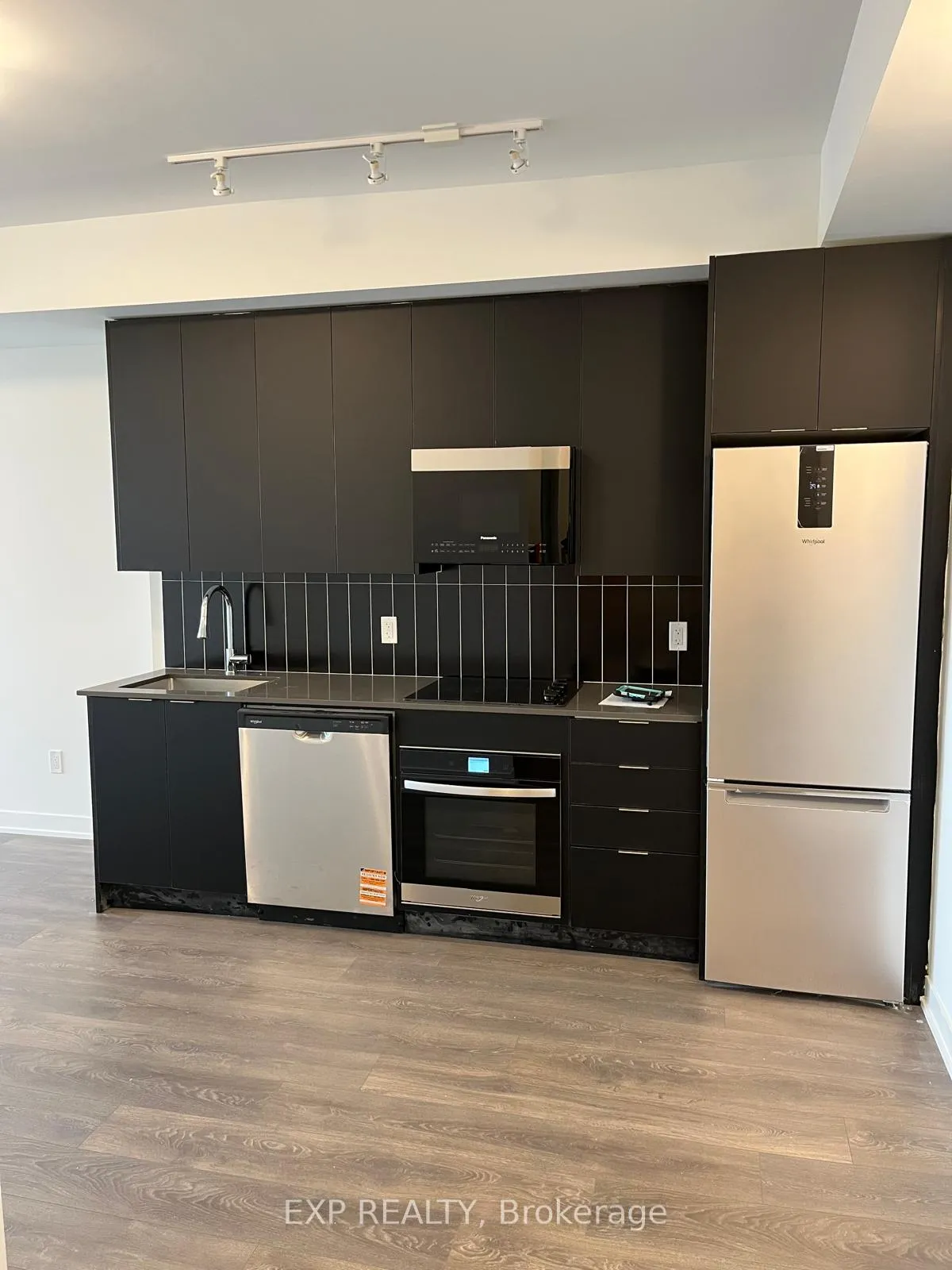 Photo 4 of Unit 1727, 498 Caldari Road, Vaughan, Concord — HOMEH