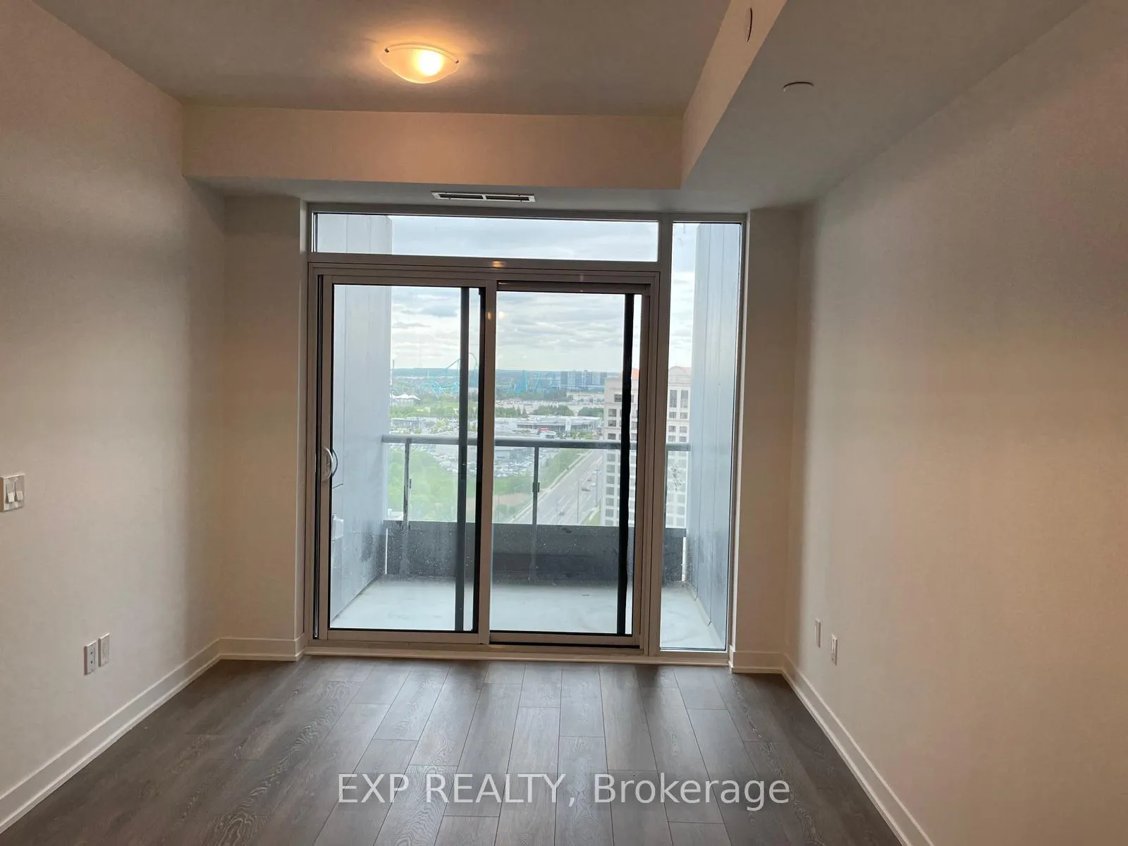 Photo 5 of Unit 1727, 498 Caldari Road, Vaughan, Concord — HOMEH