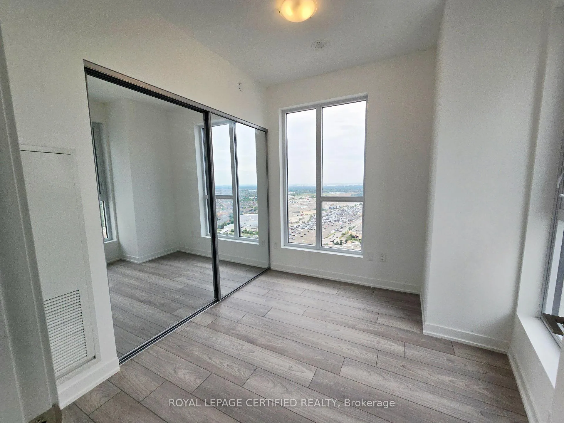 Photo 10 of Unit 2609, 10 Abeja Street, Vaughan, Concord — HOMEH