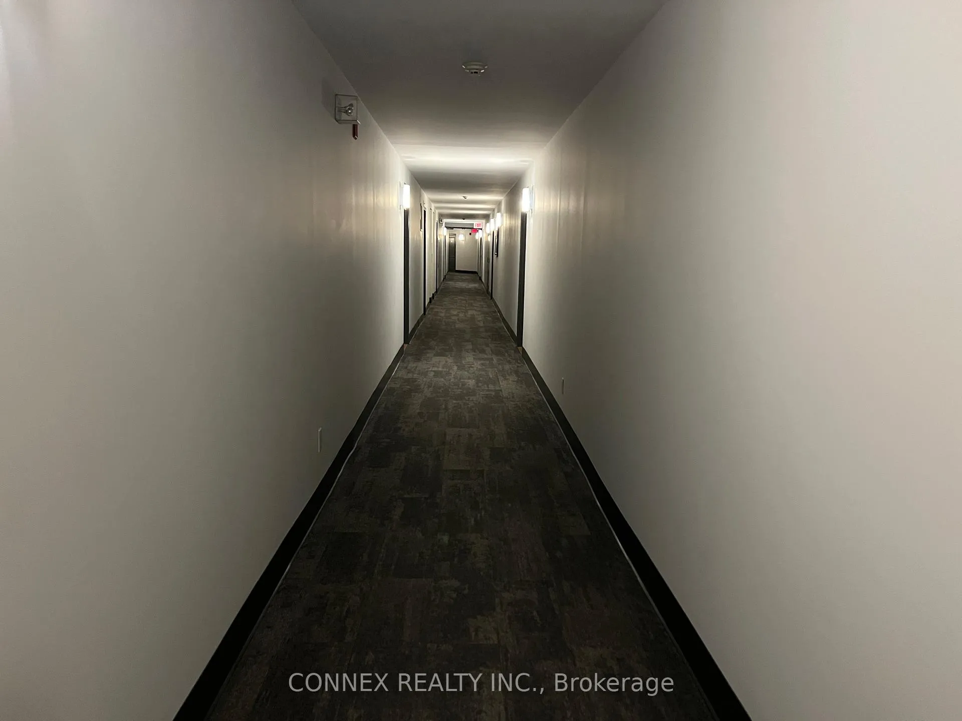 Photo 3 of Unit 403, 160 Wellington Street E, Aurora, Aurora Village — HOMEH