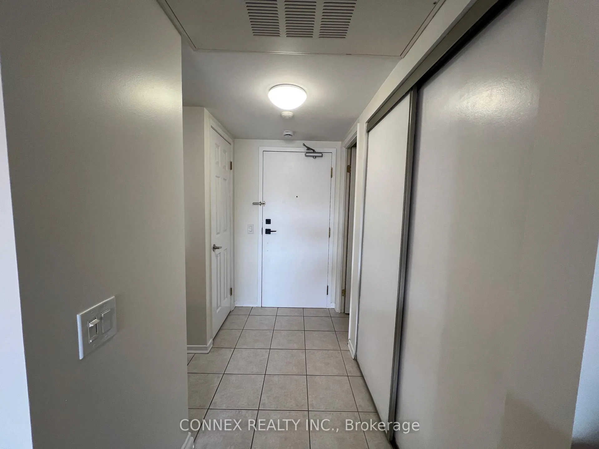 Photo 9 of Unit 403, 160 Wellington Street E, Aurora, Aurora Village — HOMEH