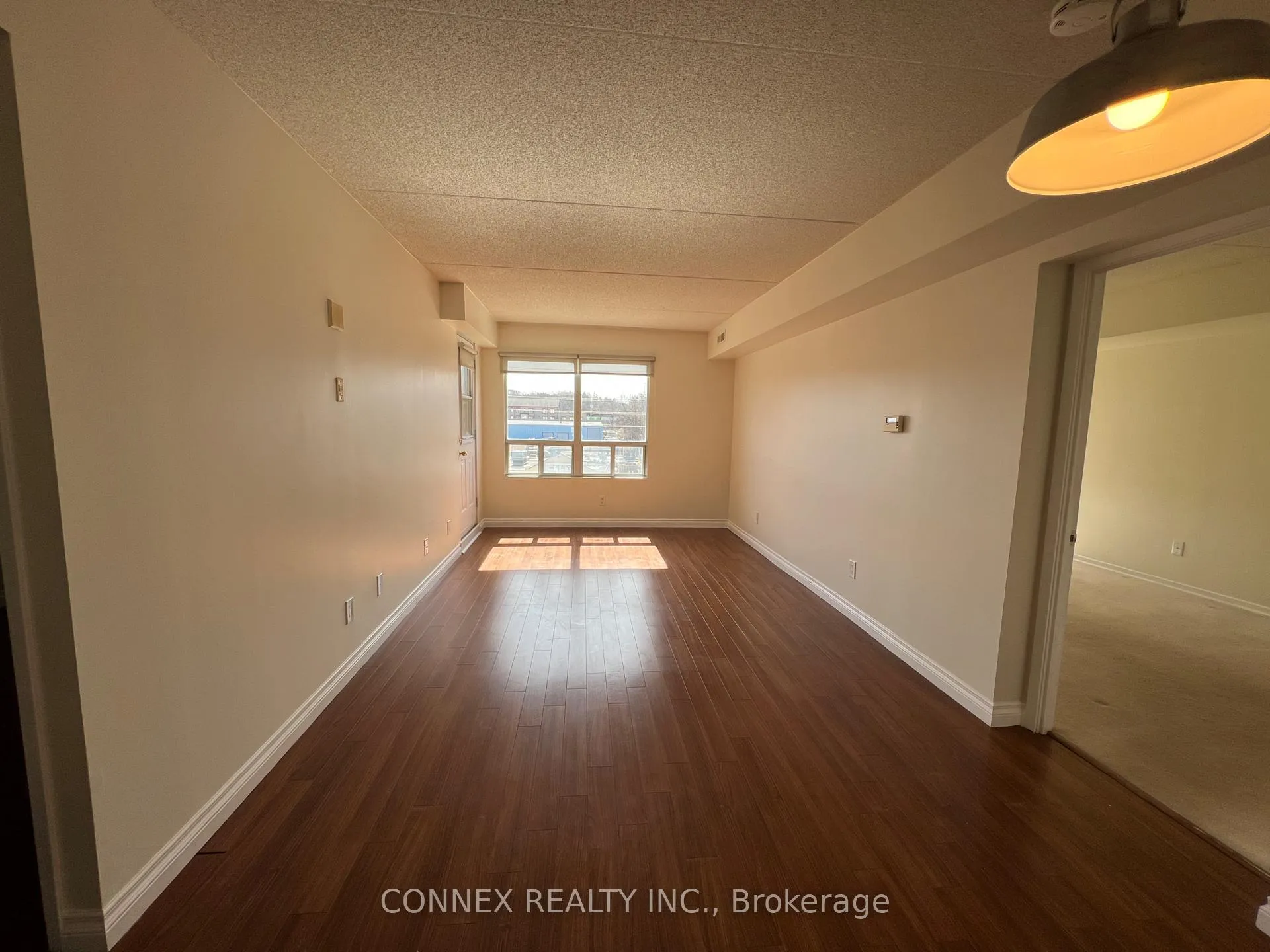 Photo 10 of Unit 403, 160 Wellington Street E, Aurora, Aurora Village — HOMEH