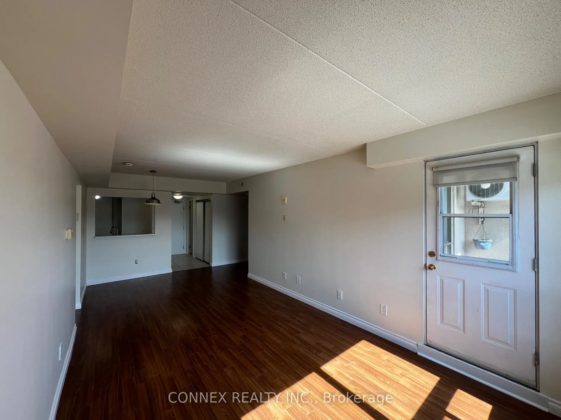 Photo 12 of Unit 403, 160 Wellington Street E, Aurora, Aurora Village — HOMEH