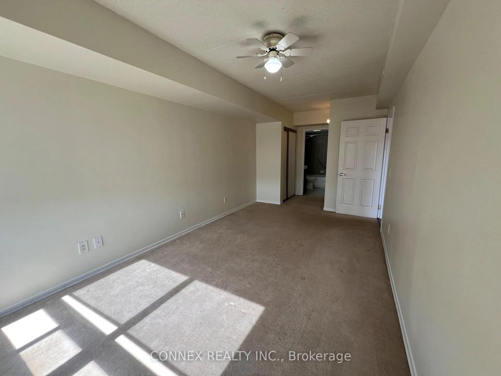 Photo 15 of Unit 403, 160 Wellington Street E, Aurora, Aurora Village — HOMEH