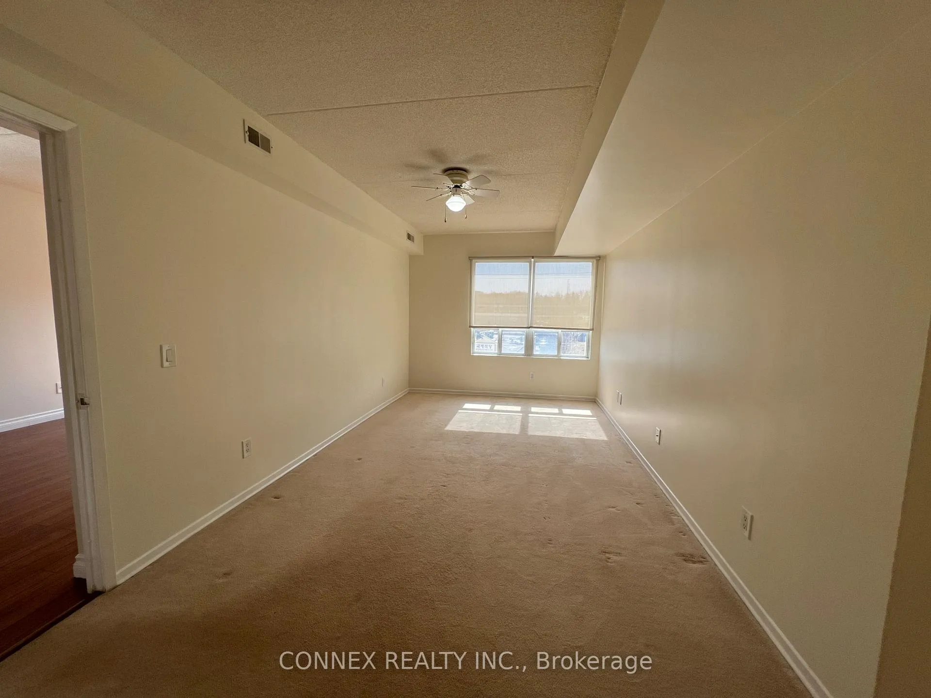 Photo 17 of Unit 403, 160 Wellington Street E, Aurora, Aurora Village — HOMEH