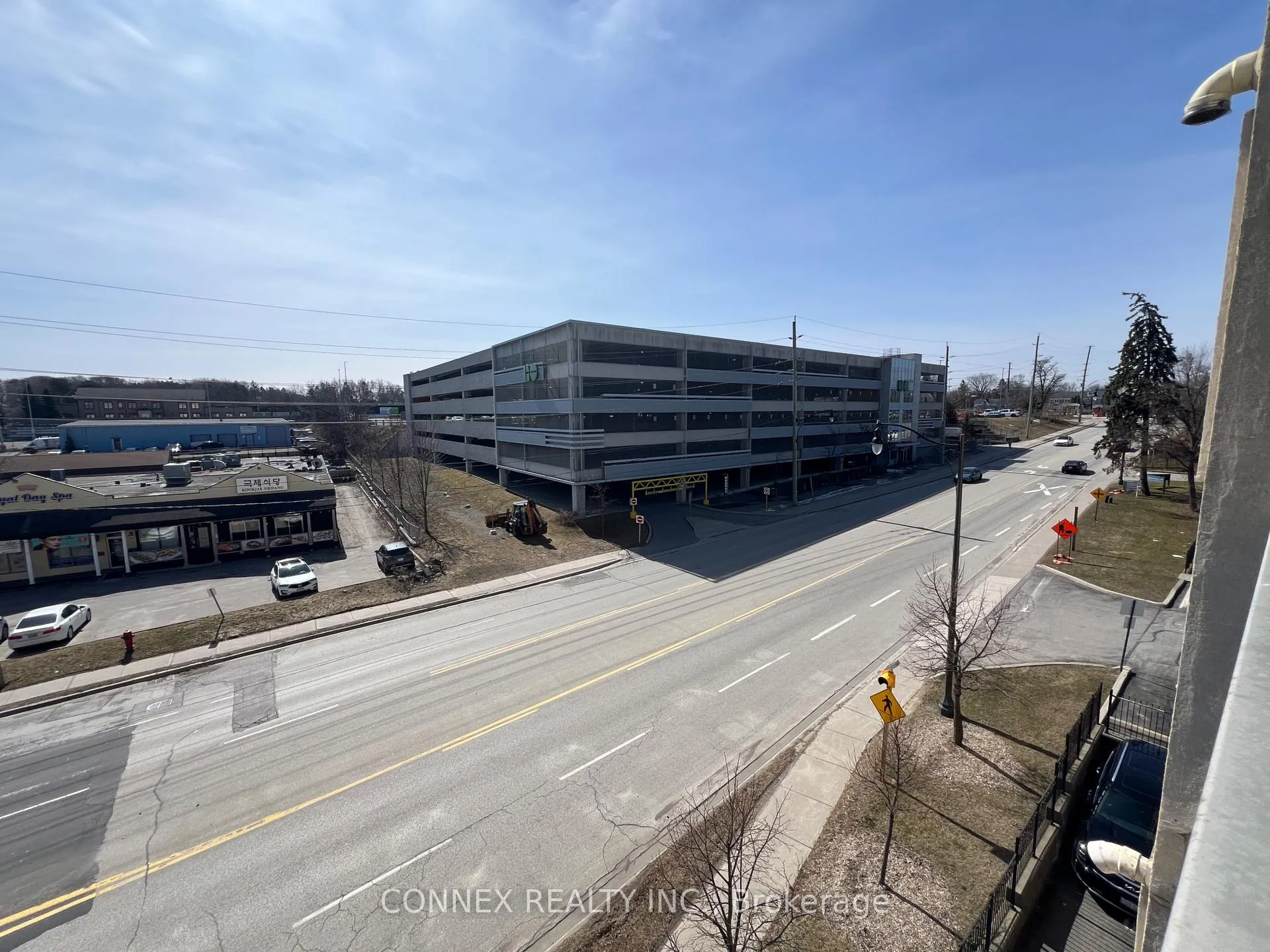 Photo 23 of Unit 403, 160 Wellington Street E, Aurora, Aurora Village — HOMEH