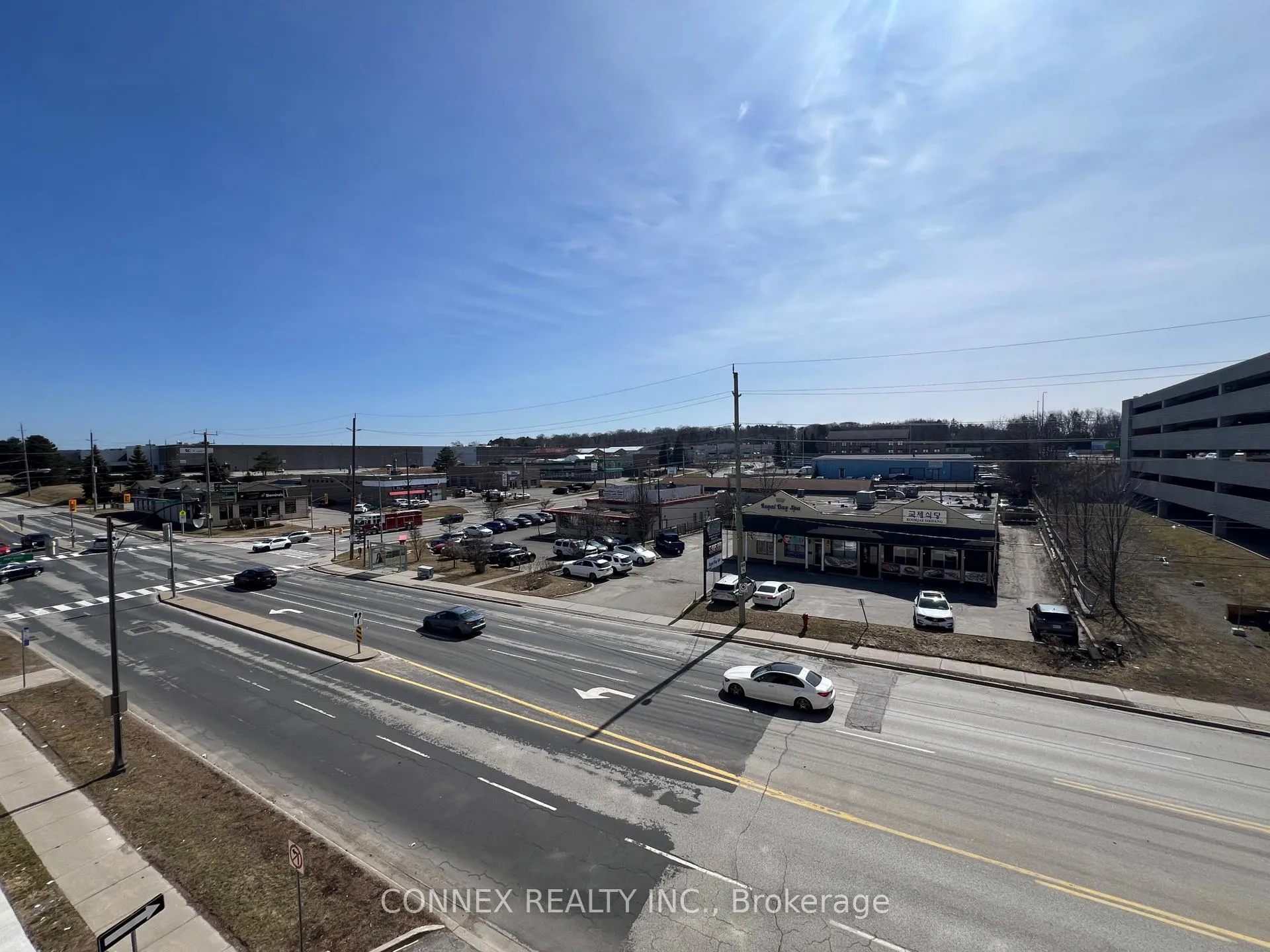Photo 24 of Unit 403, 160 Wellington Street E, Aurora, Aurora Village — HOMEH